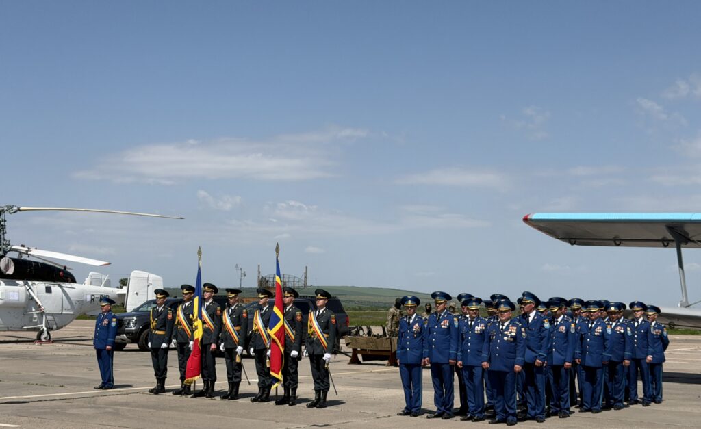 Cer senin pentru Regimentul de aviație „DECEBAL” – 34 de ani de onoare și devotament